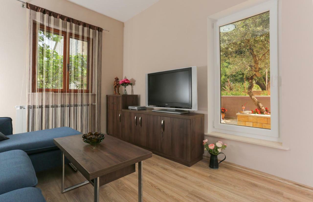 Ferienwohnung Keko Supetar Exterior foto